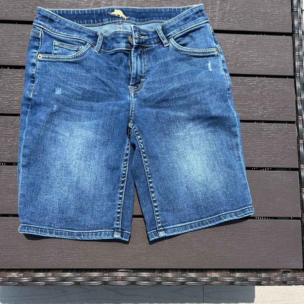 Women’s Tommy Bahama Bermuda shorts size 27